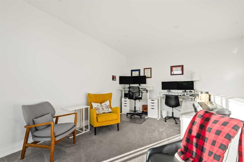 1940 Bowness Road Nw, Calgary, AB - Indoor