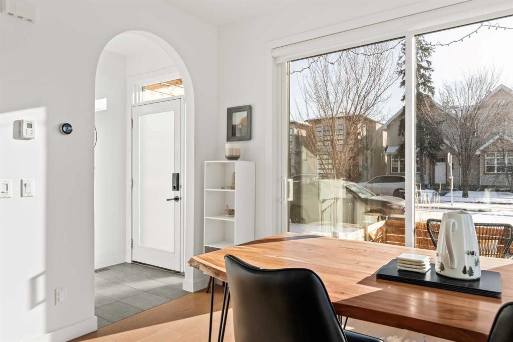 1940 Bowness Road Nw, Calgary, AB - Indoor Photo Showing Office