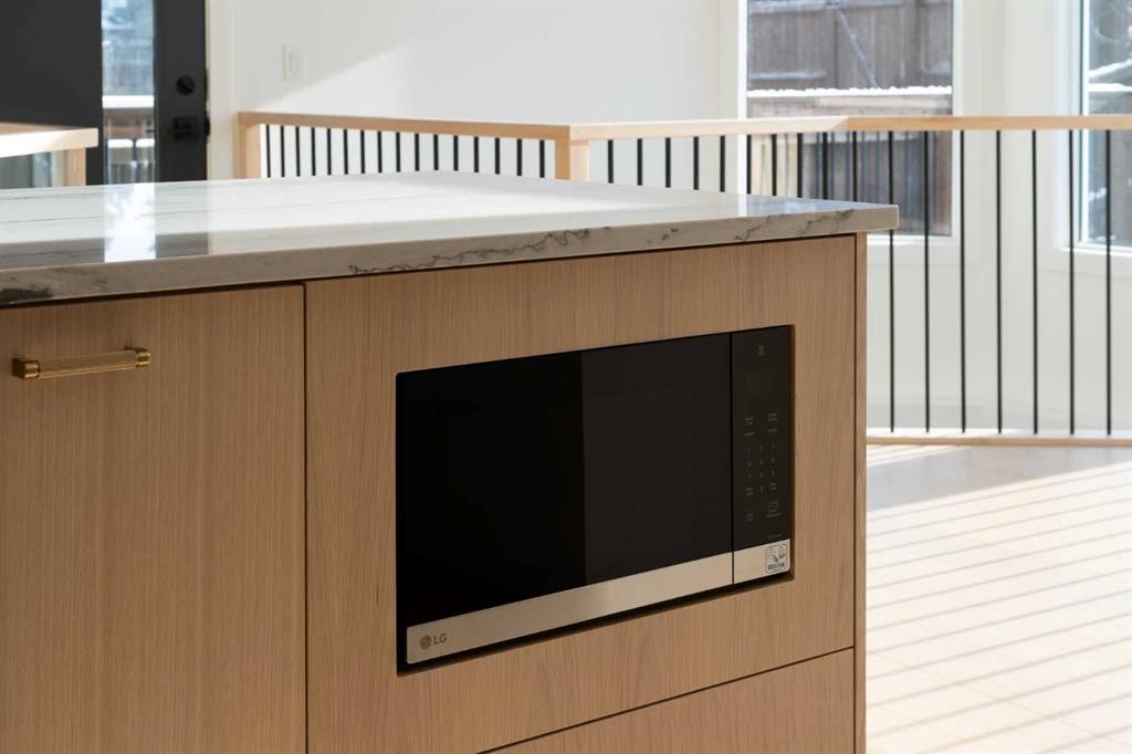 58 Edgevalley Close Nw, Calgary, AB - Indoor Photo Showing Other Room