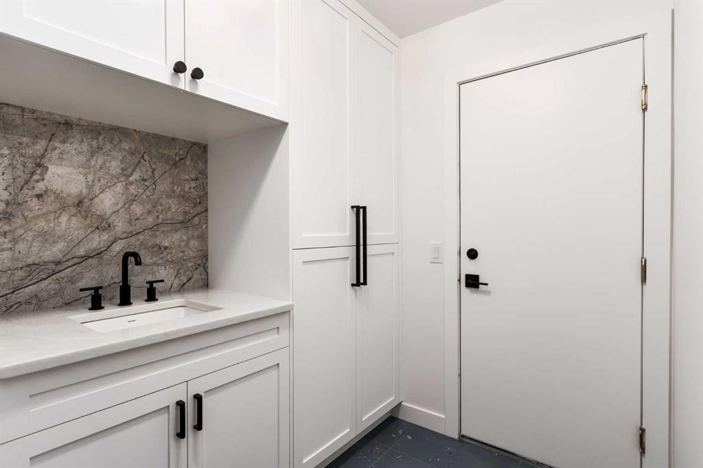 58 Edgevalley Close Nw, Calgary, AB - Indoor Photo Showing Other Room