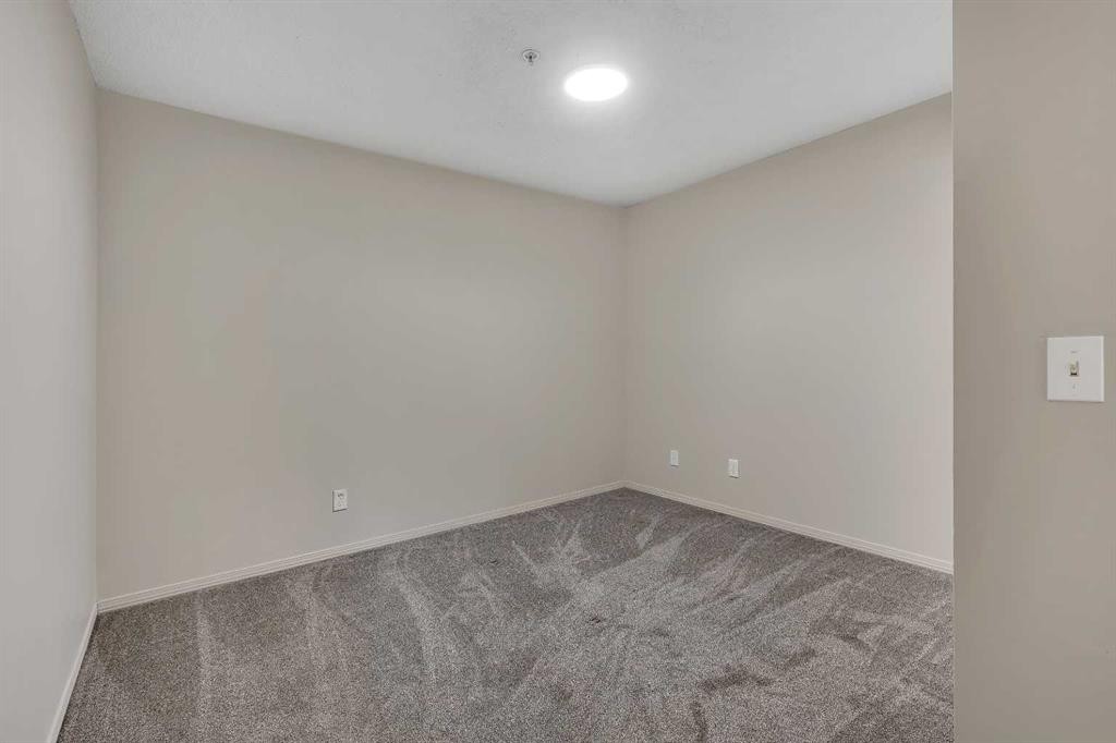 1122-2371 Eversyde Avenue Sw, Calgary, AB - Indoor Photo Showing Other Room