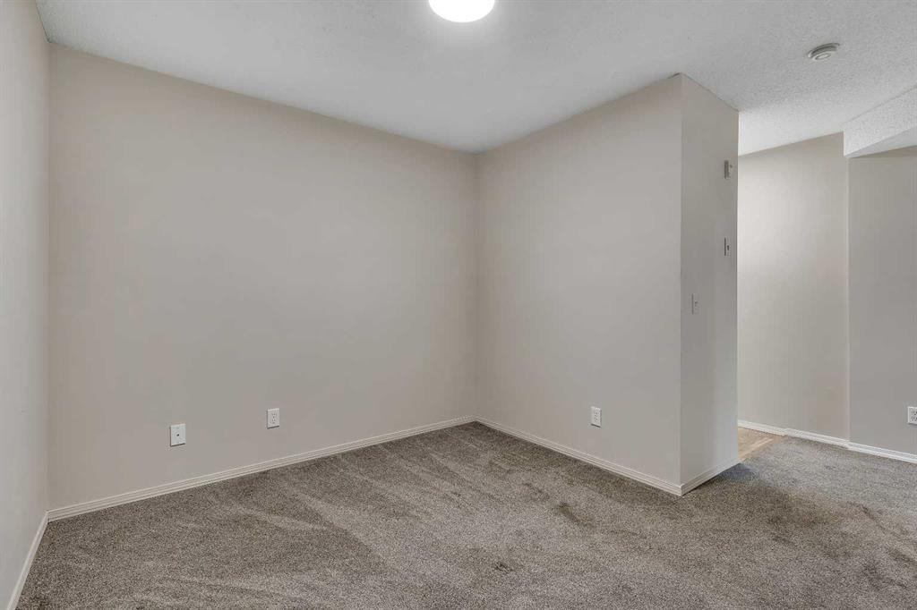 1122-2371 Eversyde Avenue Sw, Calgary, AB - Indoor Photo Showing Other Room