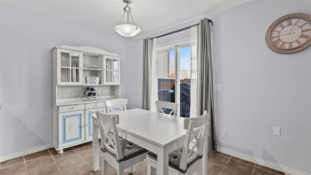 158 Covemeadow Road Ne, Calgary, AB - Indoor Photo Showing Dining Room
