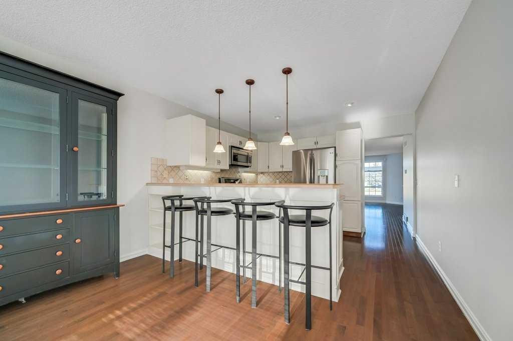 222 Diamond Court Se, Calgary, AB - Indoor Photo Showing Other Room