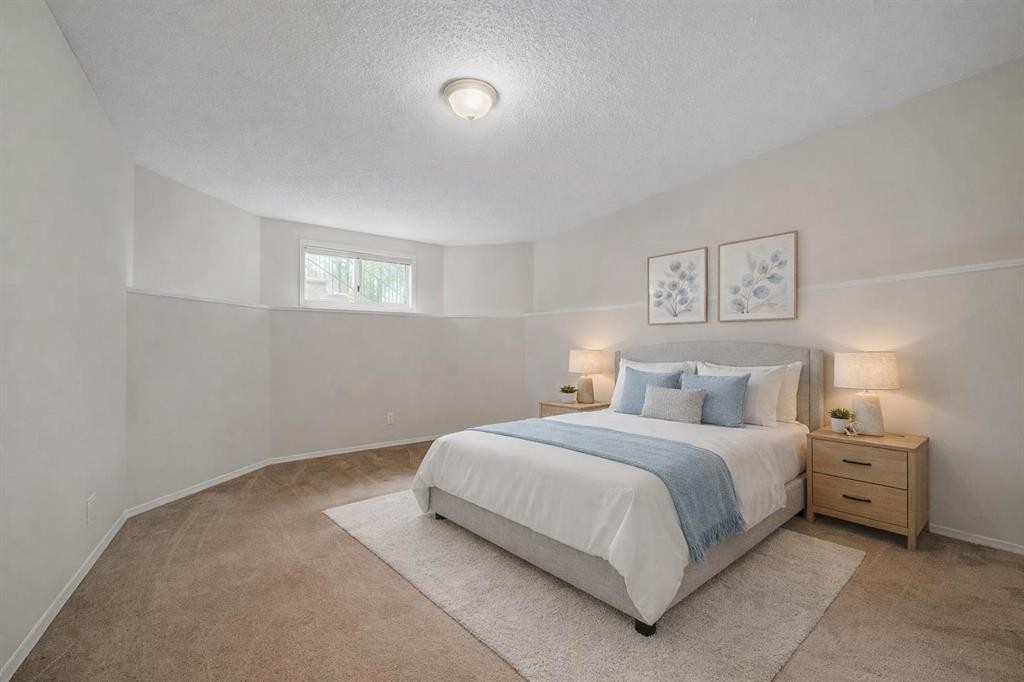 222 Diamond Court Se, Calgary, AB - Indoor Photo Showing Bedroom