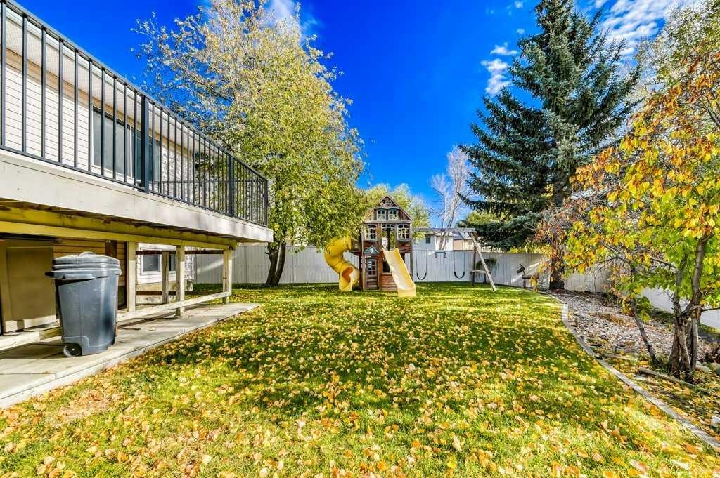 222 Diamond Court Se, Calgary, AB - Outdoor