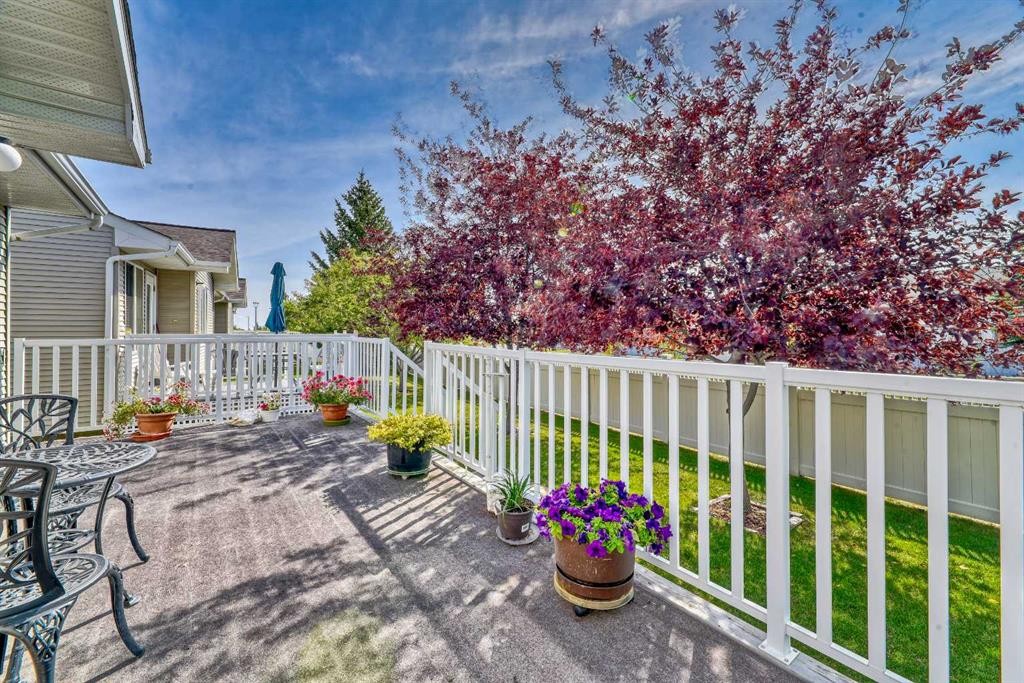 7 Scotia Landing Nw, Calgary, AB