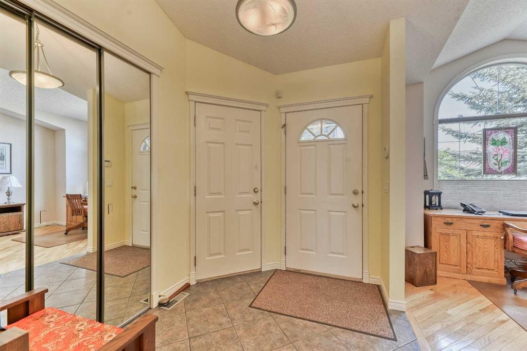 7 Scotia Landing Nw, Calgary, AB