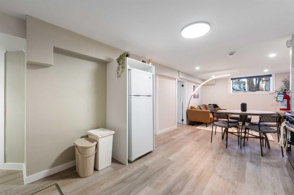 4608 70 Street Nw, Calgary, AB - Indoor