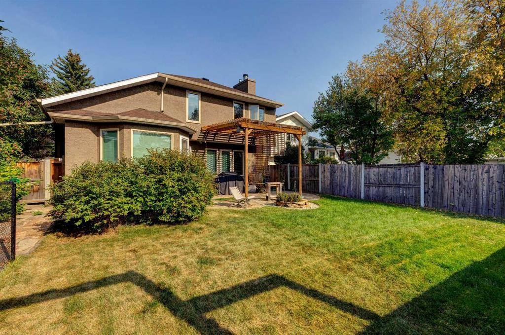 184 Riverbend Drive Se, Calgary, AB - Outdoor