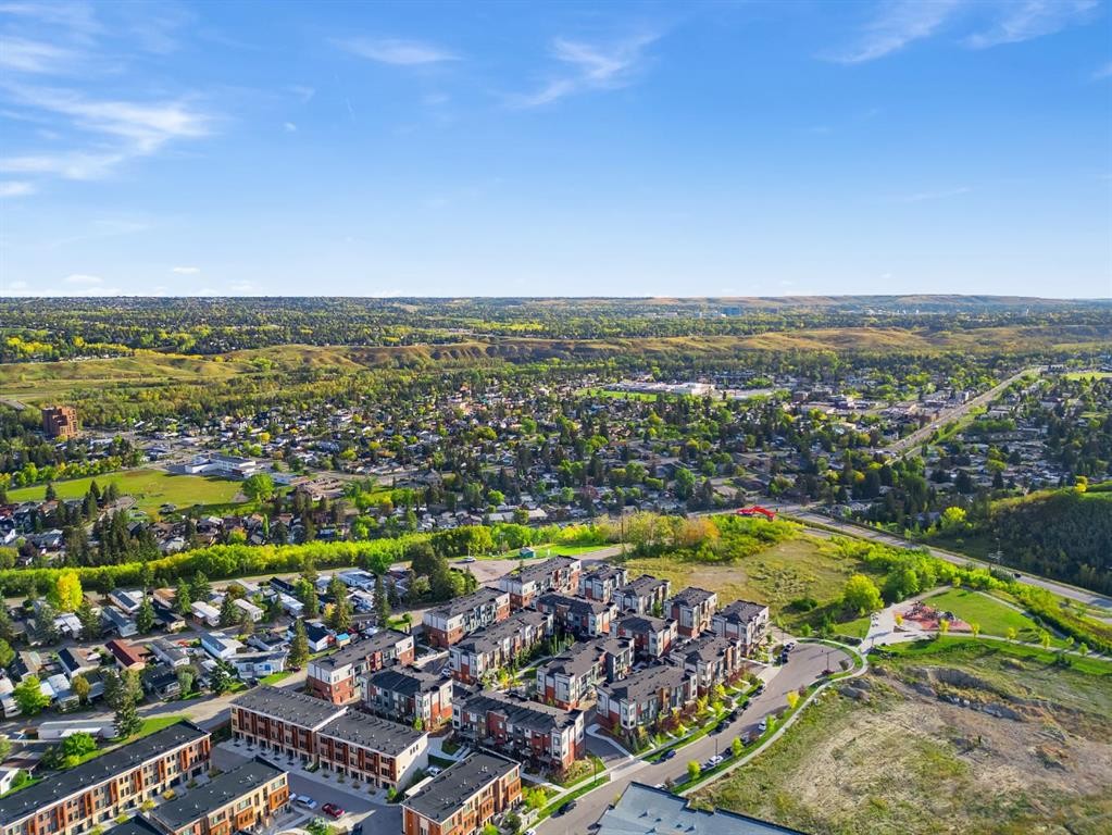 213 Greenbriar Common Nw, Calgary, AB - Outdoor With View