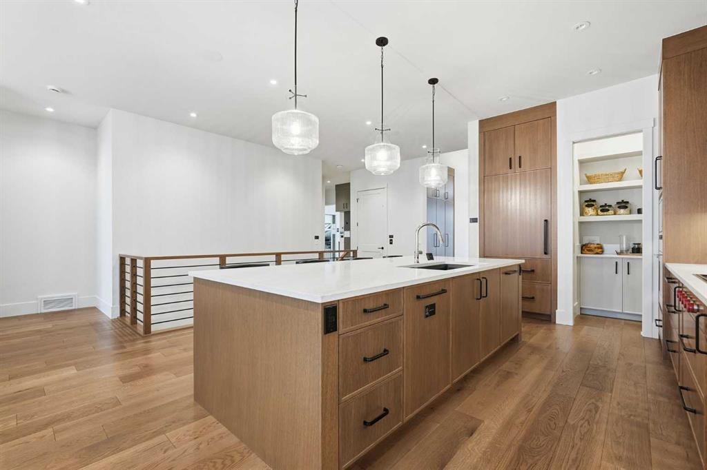 741 Serenity Bend, Heritage Pointe, AB - Indoor Photo Showing Kitchen With Upgraded Kitchen