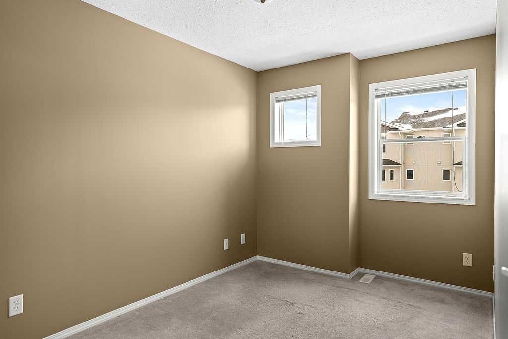 215 Strathcona Circle, Strathmore, AB - Indoor Photo Showing Other Room