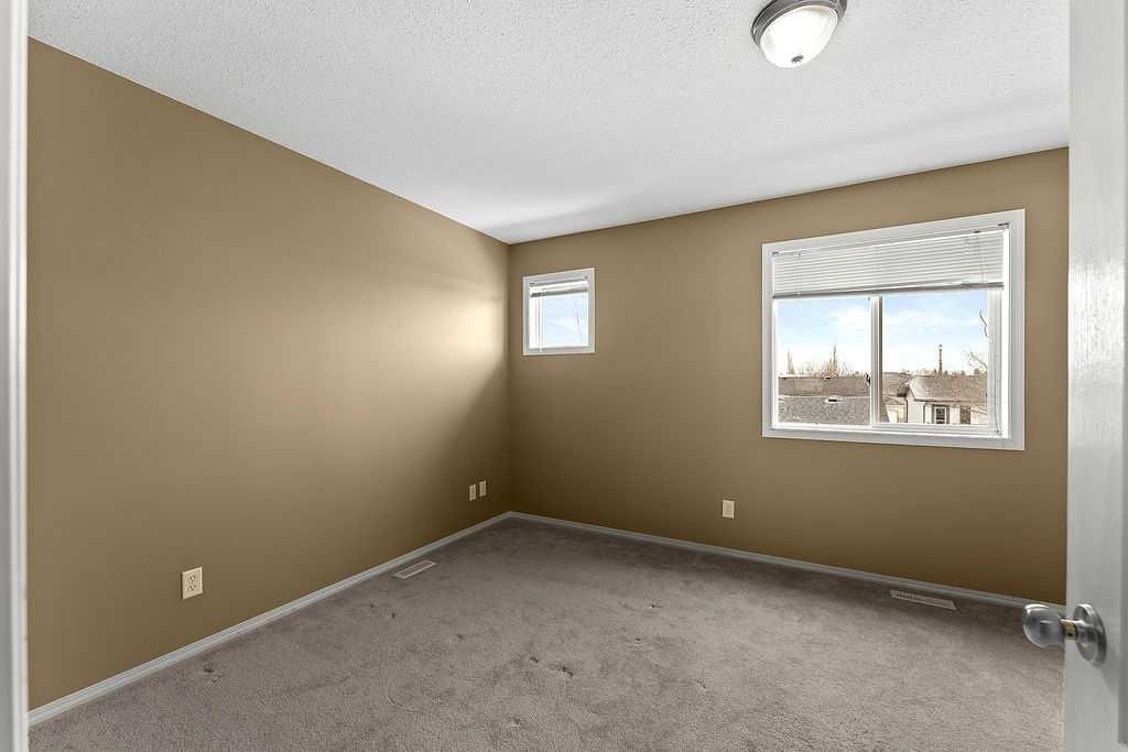 215 Strathcona Circle, Strathmore, AB - Indoor Photo Showing Other Room