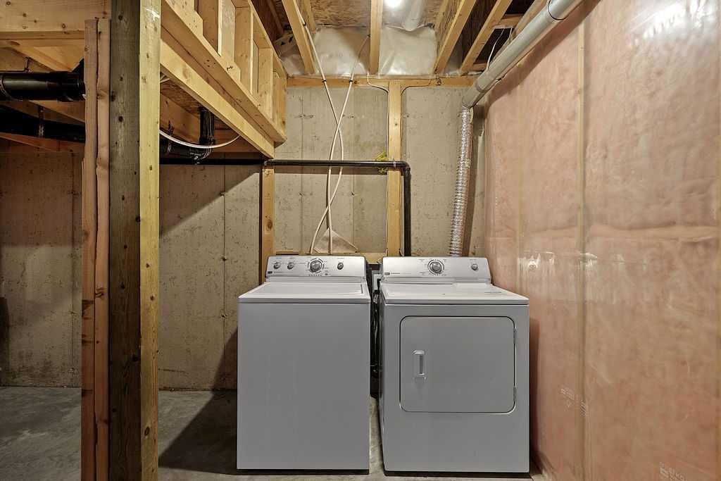 215 Strathcona Circle, Strathmore, AB - Indoor Photo Showing Laundry Room