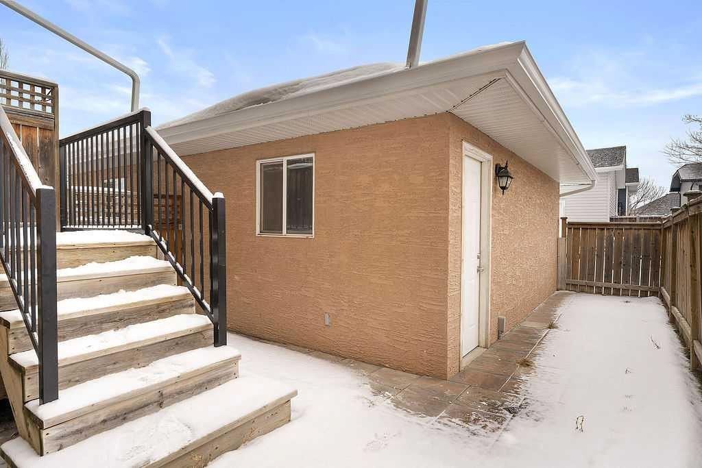 215 Strathcona Circle, Strathmore, AB - Outdoor With Exterior