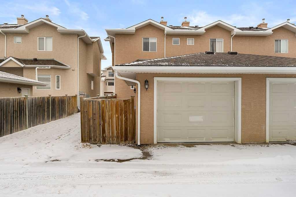 215 Strathcona Circle, Strathmore, AB - Outdoor With Exterior