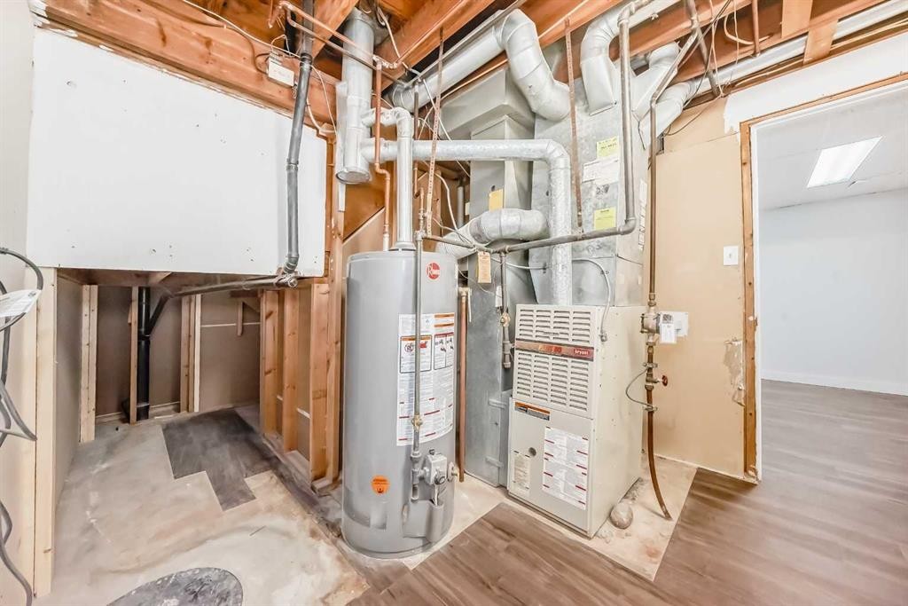 60 Erin Mount Crescent Se, Calgary, AB - Indoor Photo Showing Basement