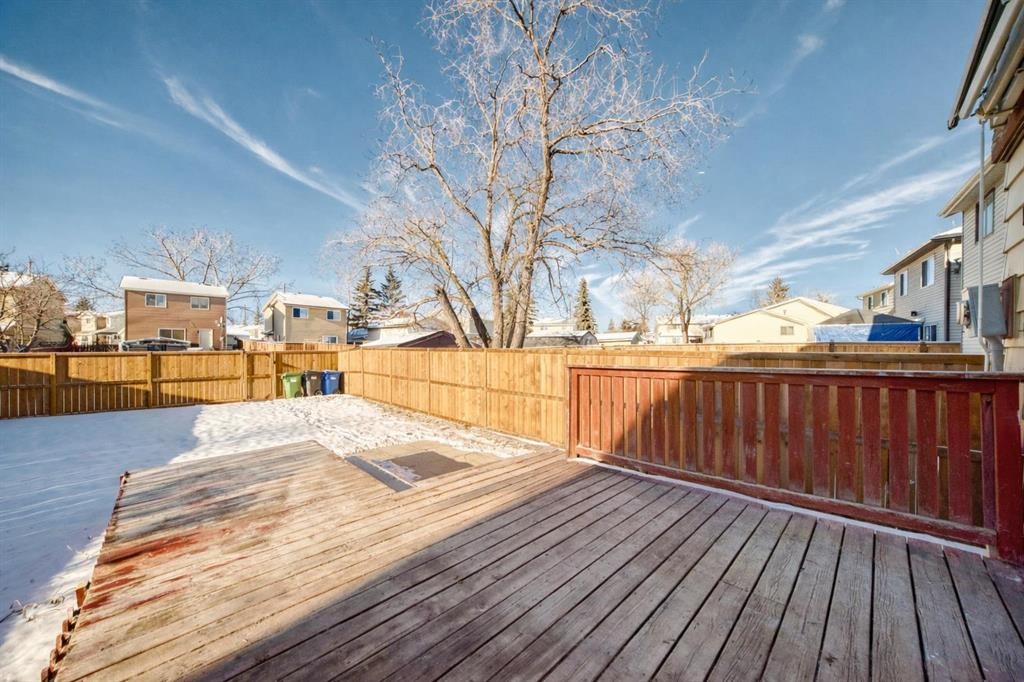 60 Erin Mount Crescent Se, Calgary, AB - Outdoor With Deck Patio Veranda