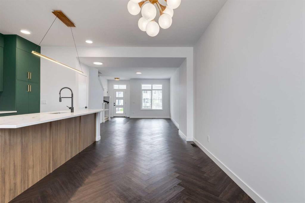 281 Cobblestone Gate, Airdrie, AB - Indoor Photo Showing Other Room