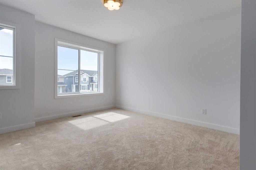 281 Cobblestone Gate, Airdrie, AB - Indoor Photo Showing Other Room