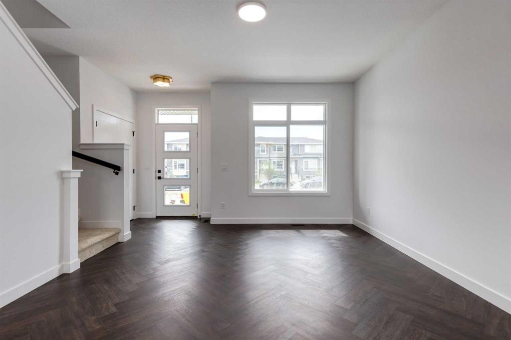 281 Cobblestone Gate, Airdrie, AB - Indoor Photo Showing Other Room