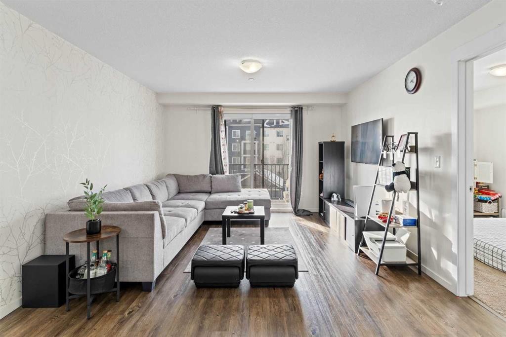 2313-99 Copperstone Park Se, Calgary, AB - Indoor Photo Showing Living Room
