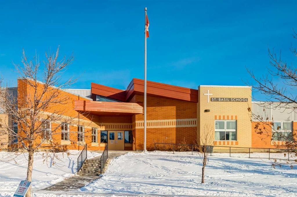 815 Tuscany Drive Nw, Calgary, AB - Outdoor