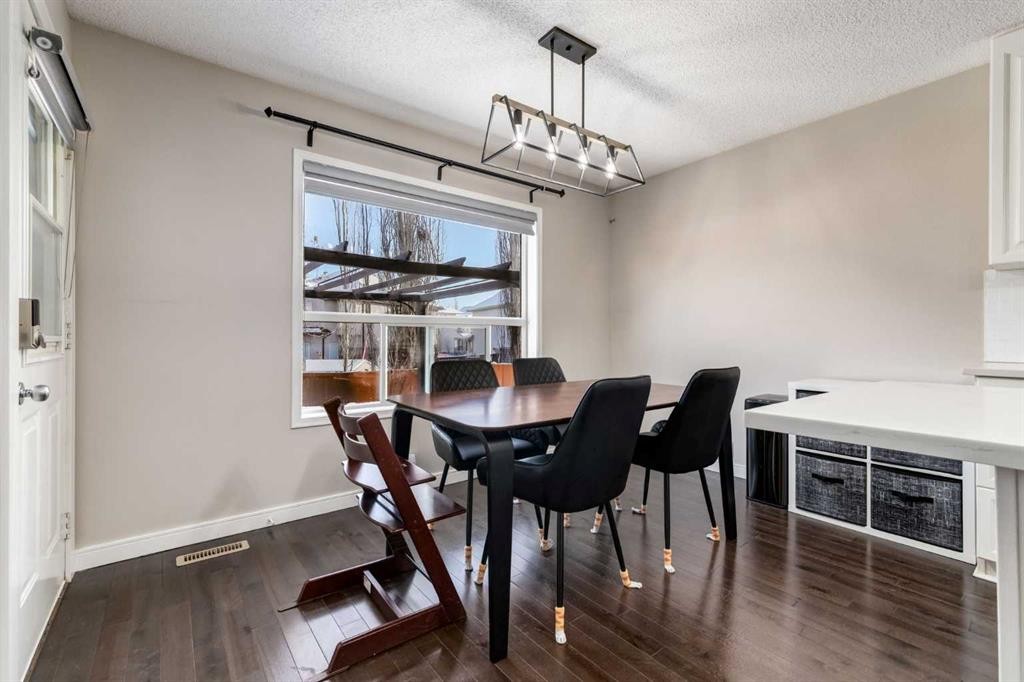 815 Tuscany Drive Nw, Calgary, AB - Indoor Photo Showing Dining Room