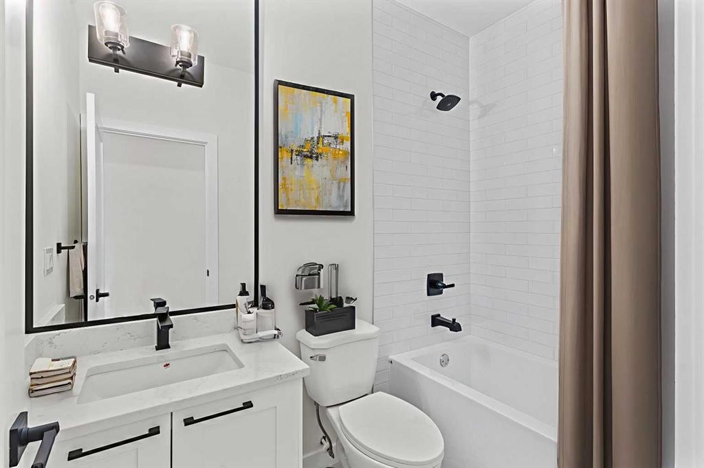 14 Ranchers Meadows, Okotoks, AB - Indoor Photo Showing Bathroom