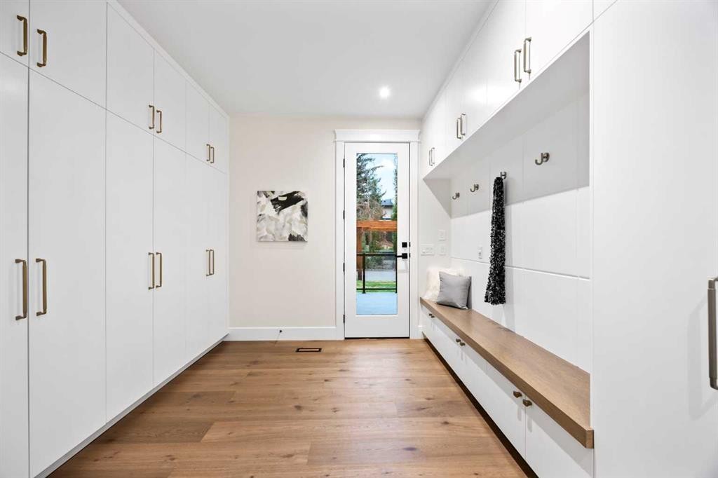 1220 Varsity Estates Road Nw, Calgary, AB - Indoor Photo Showing Other Room