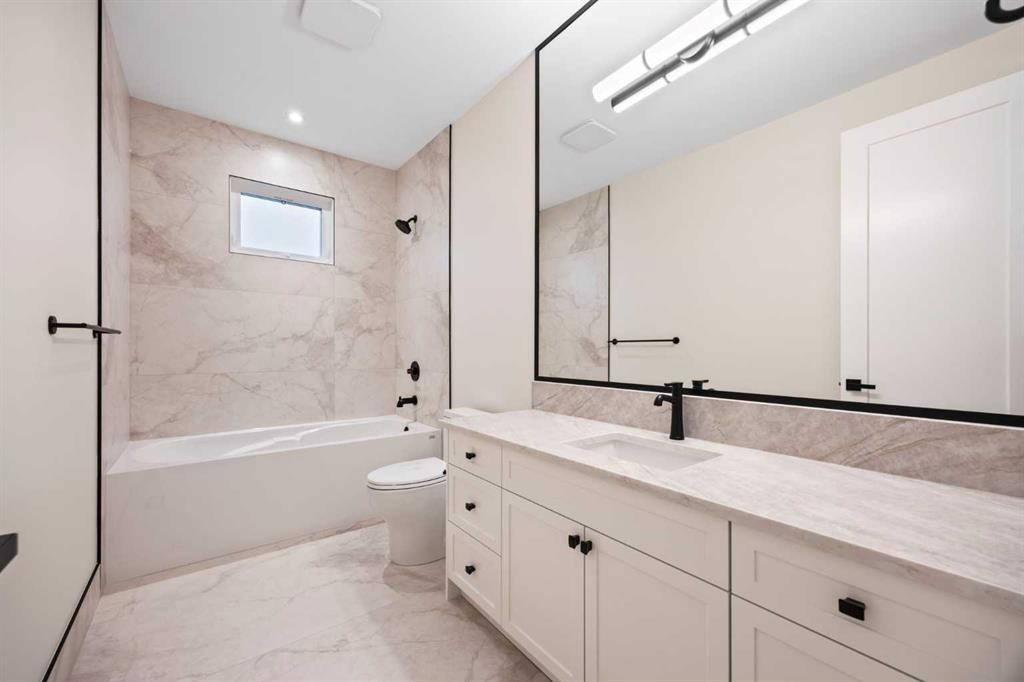 1220 Varsity Estates Road Nw, Calgary, AB - Indoor Photo Showing Bathroom