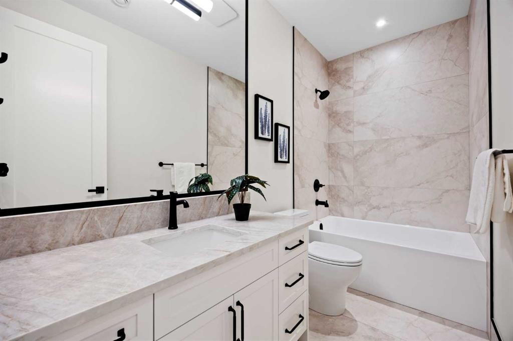 1220 Varsity Estates Road Nw, Calgary, AB - Indoor Photo Showing Bathroom