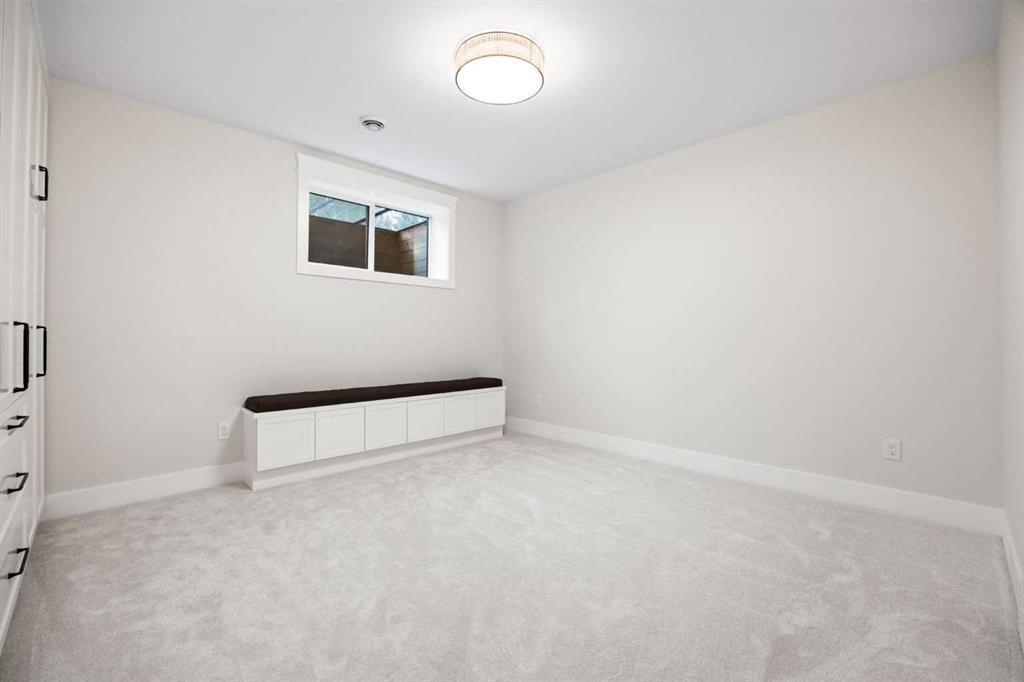 1220 Varsity Estates Road Nw, Calgary, AB - Indoor Photo Showing Other Room