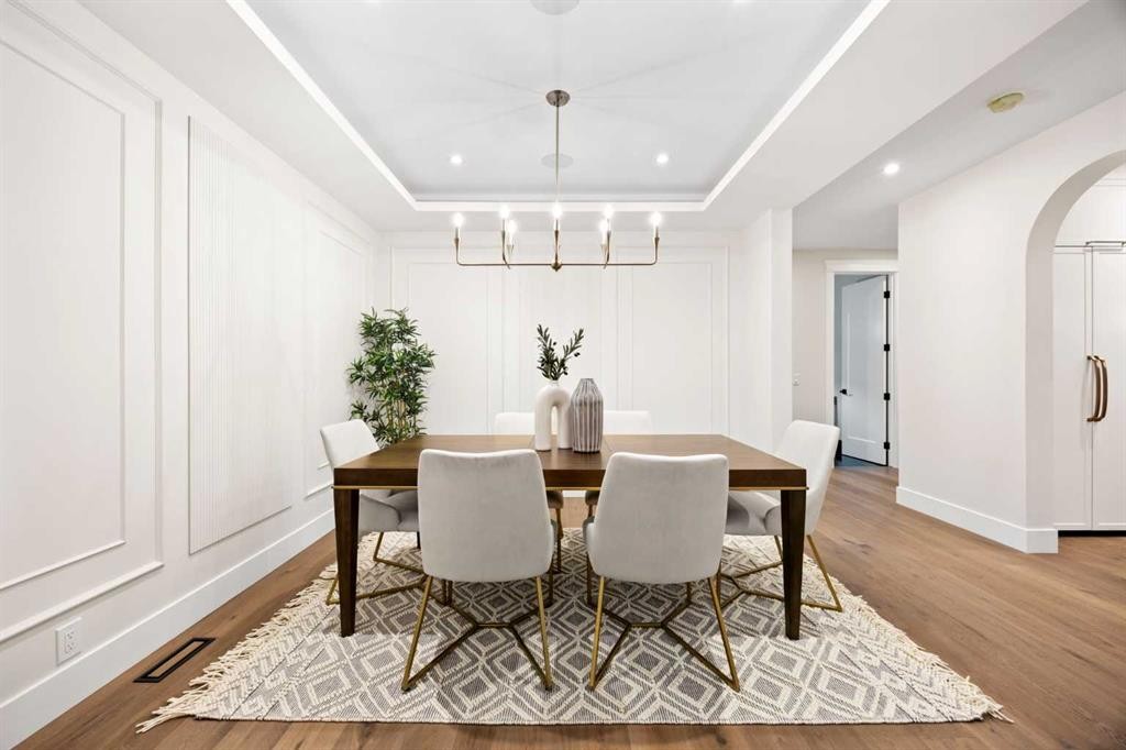 1220 Varsity Estates Road Nw, Calgary, AB - Indoor Photo Showing Dining Room