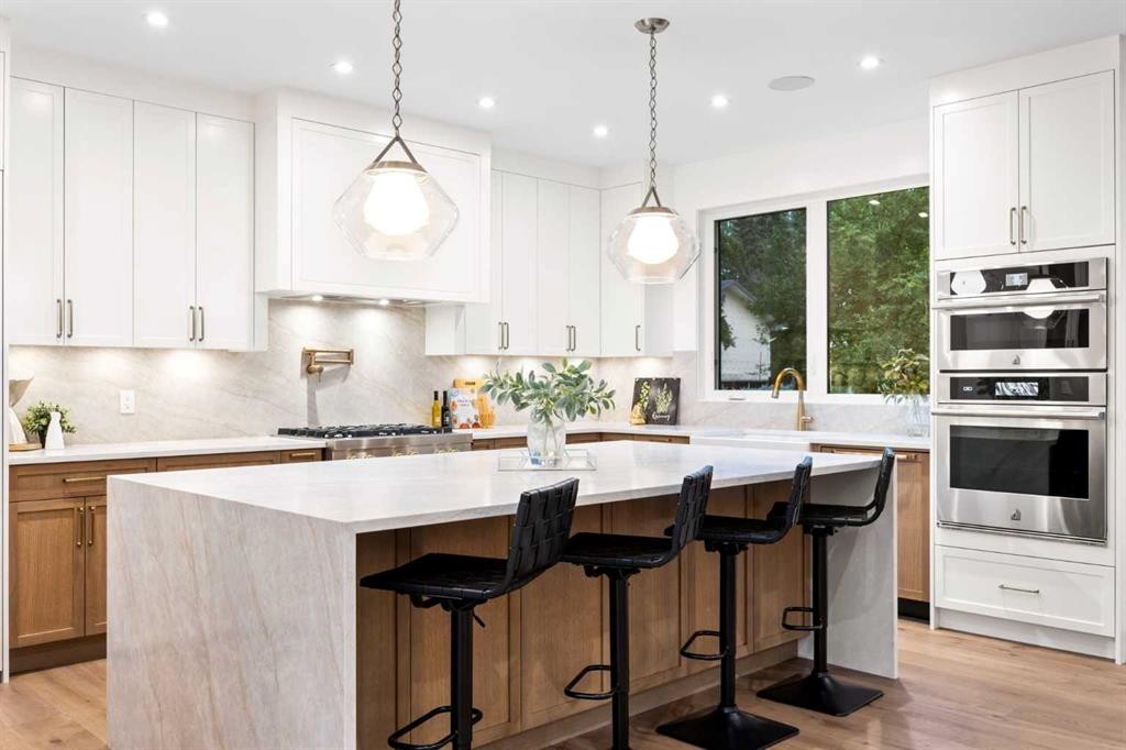 1220 Varsity Estates Road Nw, Calgary, AB - Indoor Photo Showing Kitchen With Upgraded Kitchen