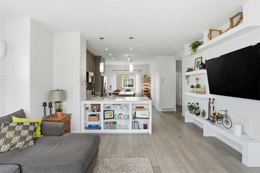 70-111 Rainbow Falls Gate, Chestermere, AB - Indoor