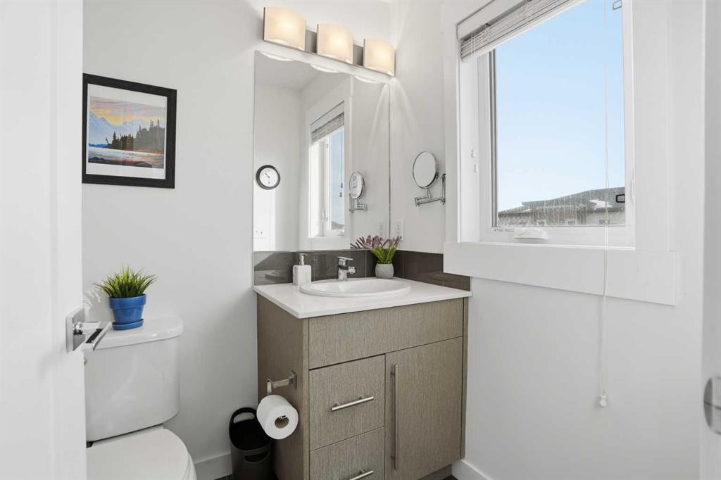 70-111 Rainbow Falls Gate, Chestermere, AB - Indoor Photo Showing Bathroom