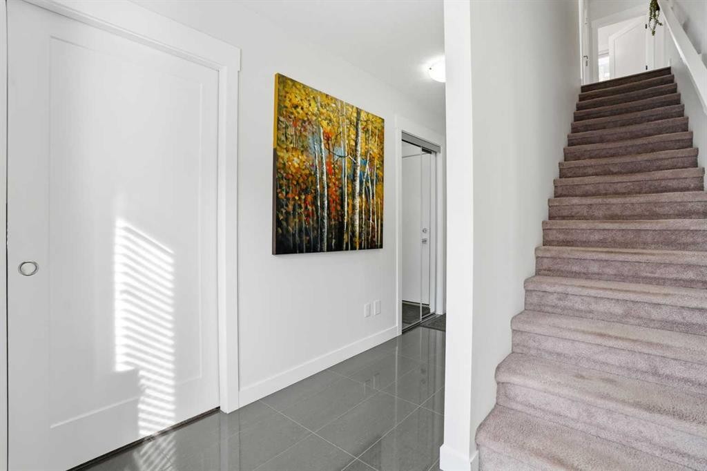 70-111 Rainbow Falls Gate, Chestermere, AB - Indoor Photo Showing Other Room