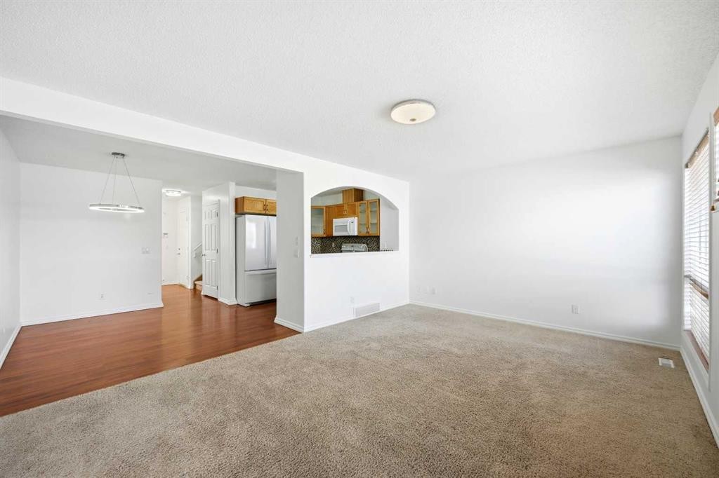 132 Royal Birch Mount Nw, Calgary, AB - Indoor Photo Showing Other Room