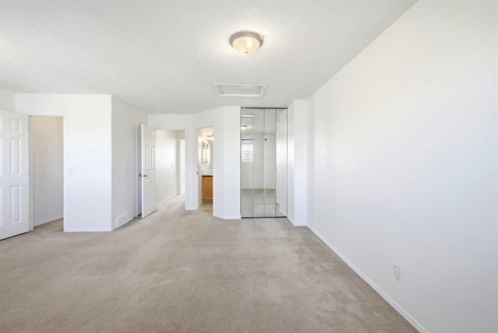 132 Royal Birch Mount Nw, Calgary, AB - Indoor Photo Showing Other Room