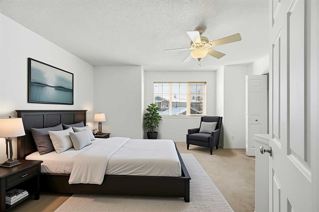 132 Royal Birch Mount Nw, Calgary, AB - Indoor Photo Showing Bedroom