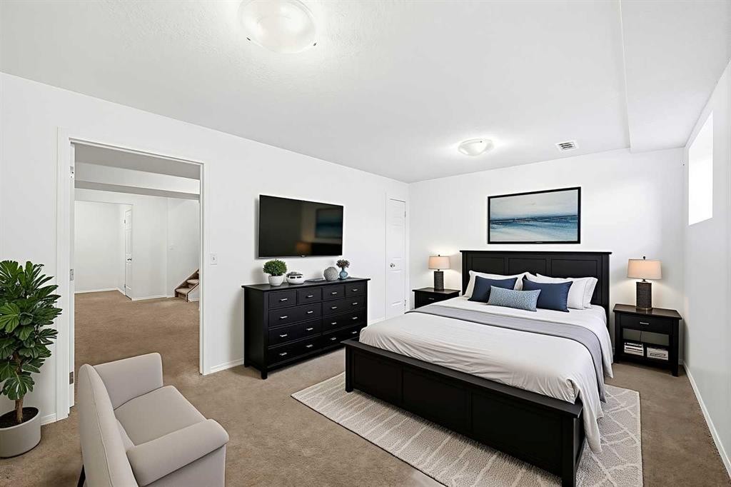 132 Royal Birch Mount Nw, Calgary, AB - Indoor Photo Showing Bedroom