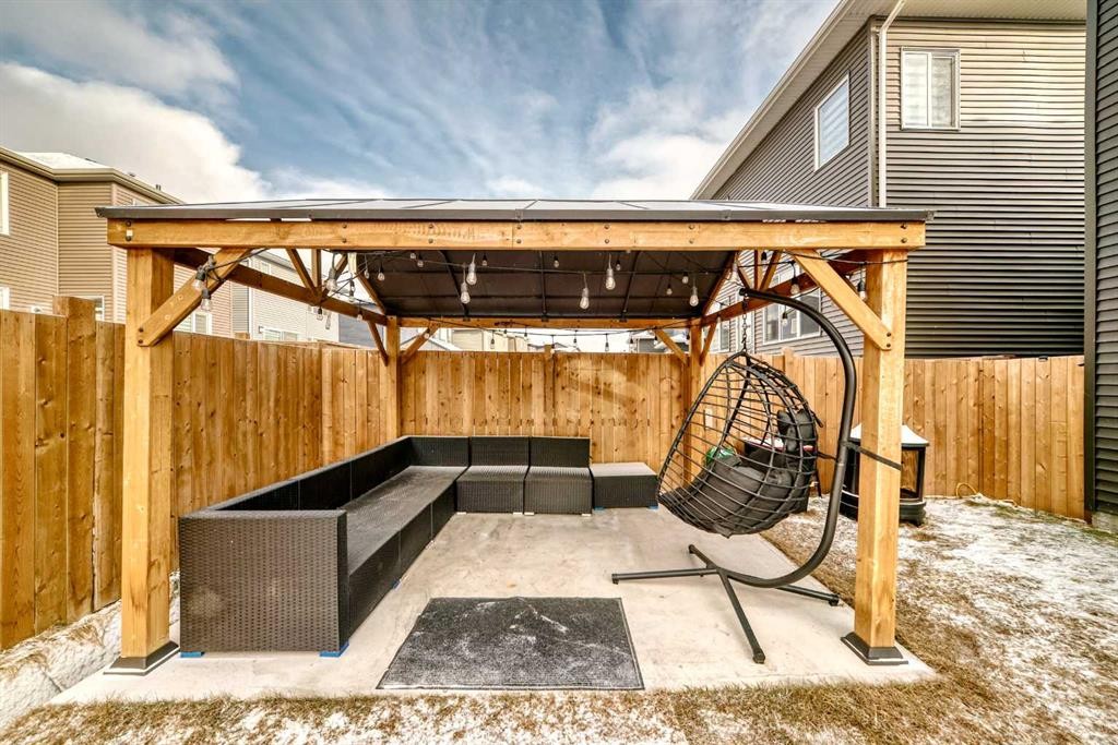 6 Corner Meadows Grove Ne, Calgary, AB - Outdoor With Exterior