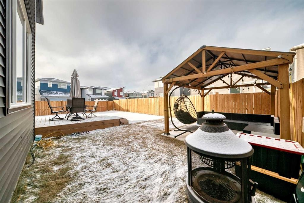 6 Corner Meadows Grove Ne, Calgary, AB - Outdoor