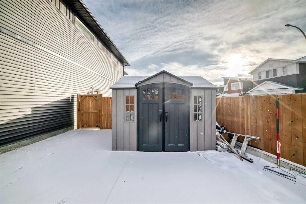 6 Corner Meadows Grove Ne, Calgary, AB - Outdoor With Exterior