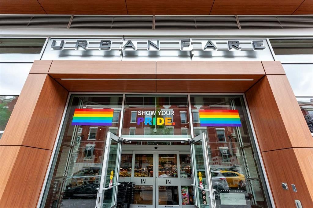 2D-515 17 Avenue Sw, Calgary, AB - Indoor Photo Showing Garage