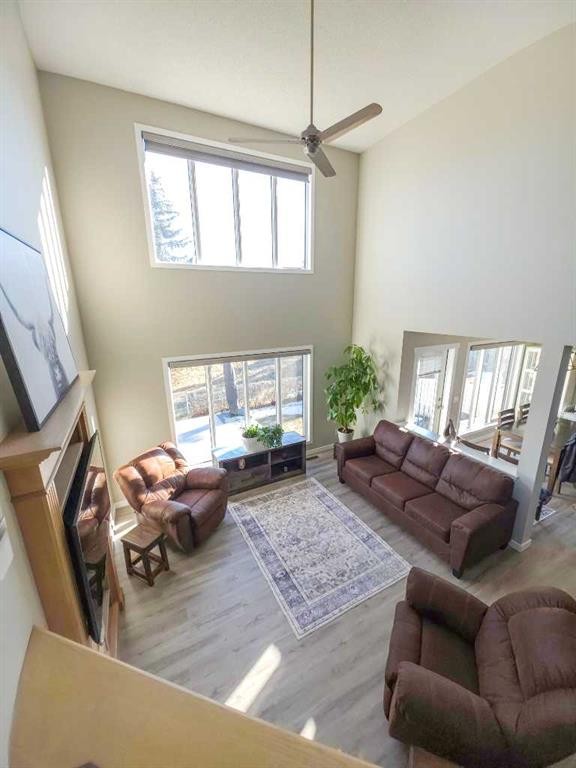 9 Hidden Valley Crescent Nw, Calgary, AB - Indoor Photo Showing Living Room