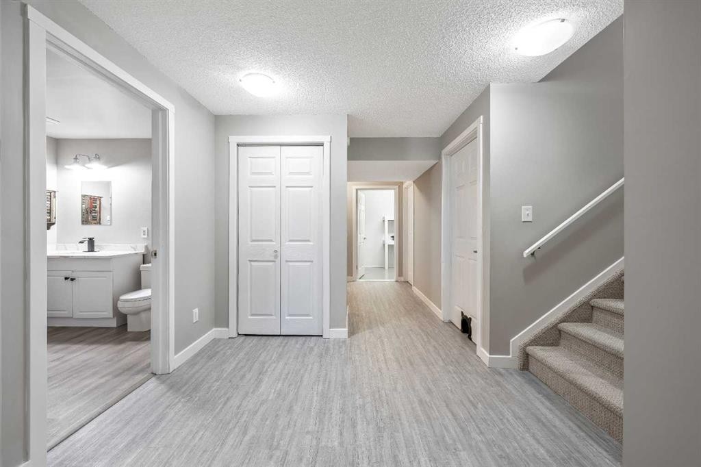 9 Hidden Valley Crescent Nw, Calgary, AB - Indoor