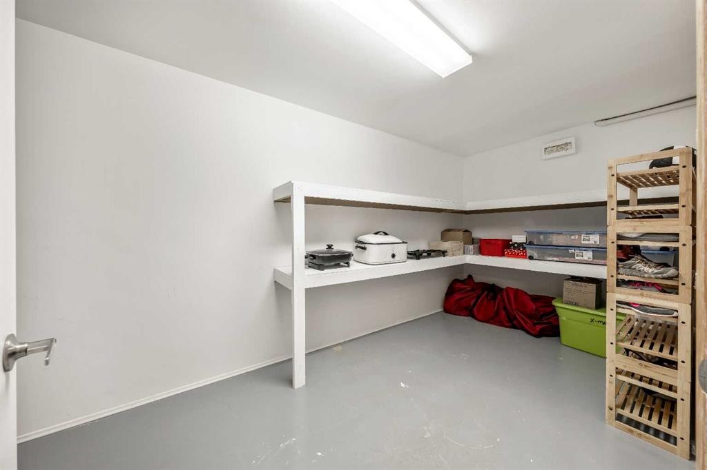 9 Hidden Valley Crescent Nw, Calgary, AB - Indoor